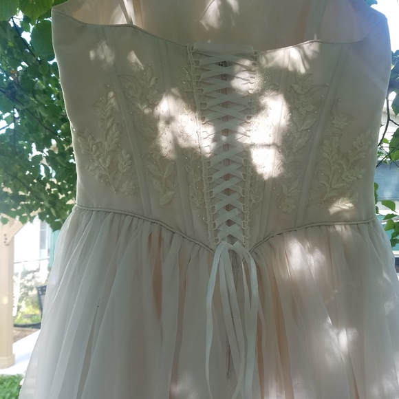 One of a Kind Wedding Dress - Picture 4 of 6